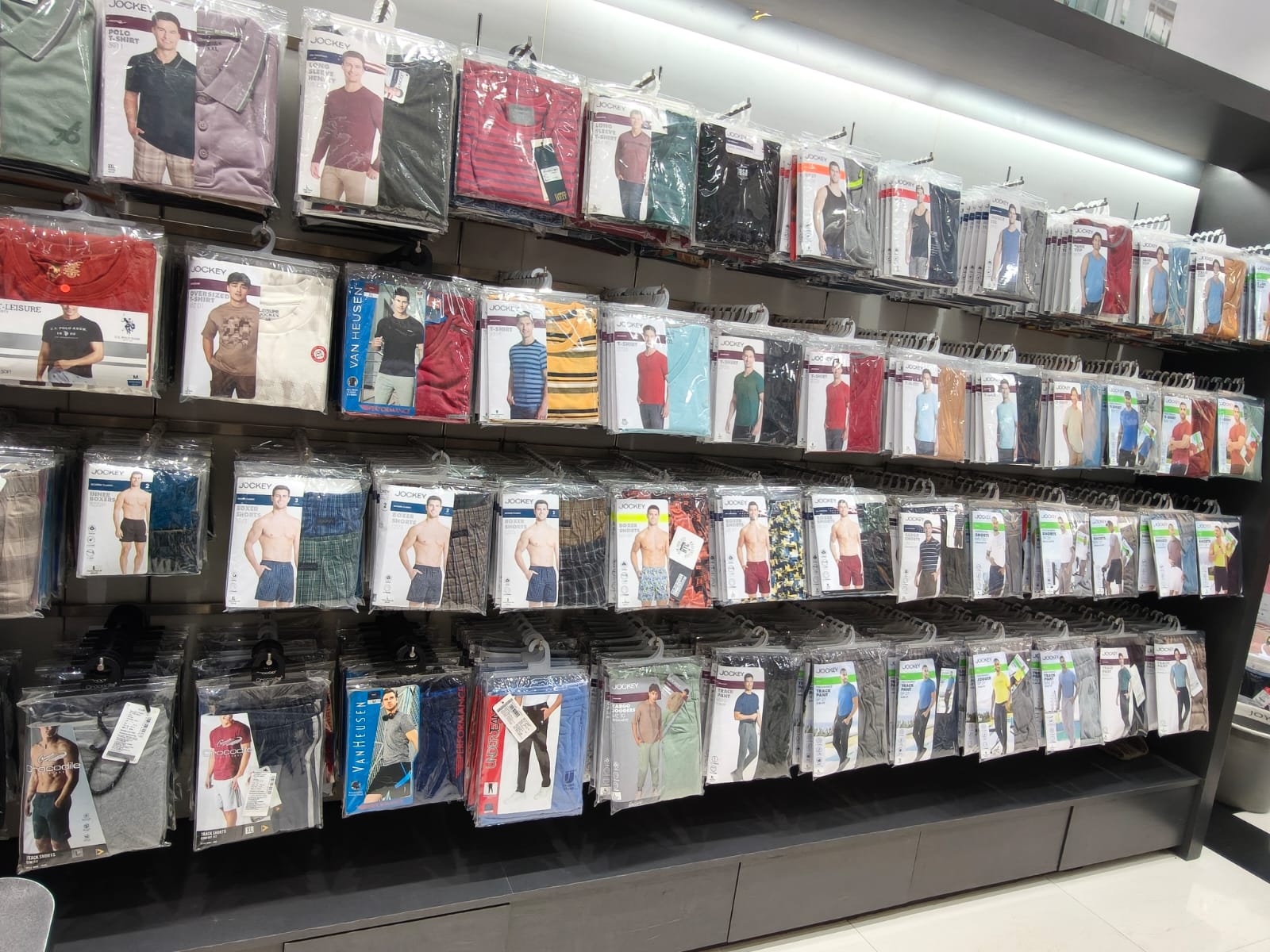 Best retail in Navi Mumbai - sportswear collection